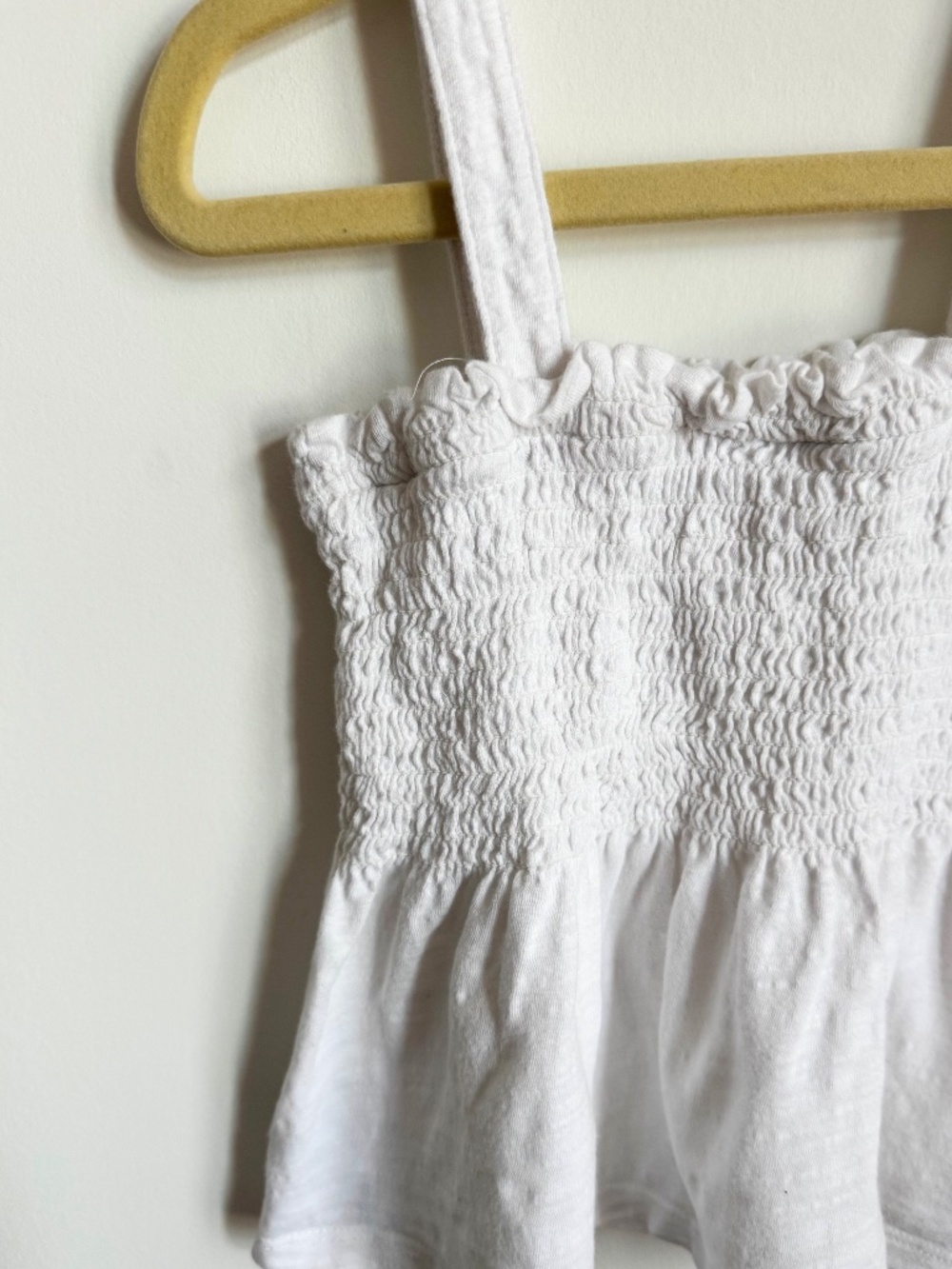 Gap Kids White Smocked Tank Top | Girls Sleeveless Peplum Top | Size S (6-7) - Picture 2 of 3